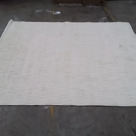 QUALITY DESIGNER AREA RUG // APPROX SIZE: 180 X 230 cm