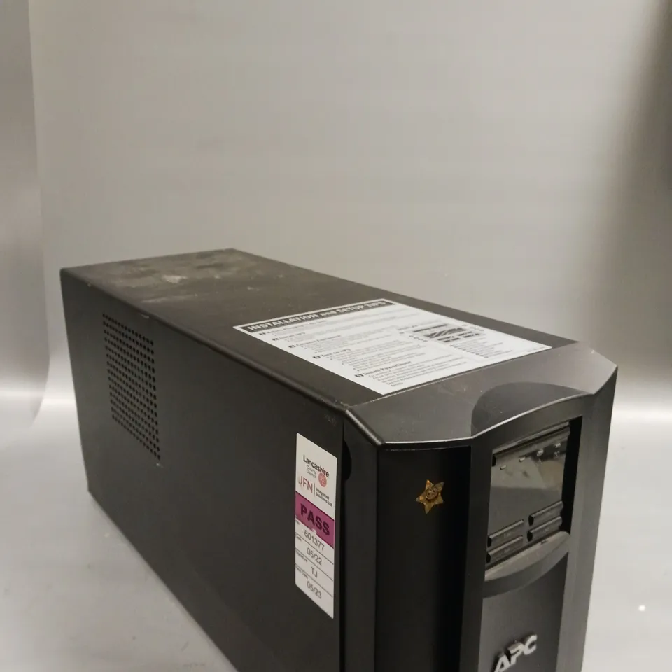 APC 1500 SMART-UPS TOWER 