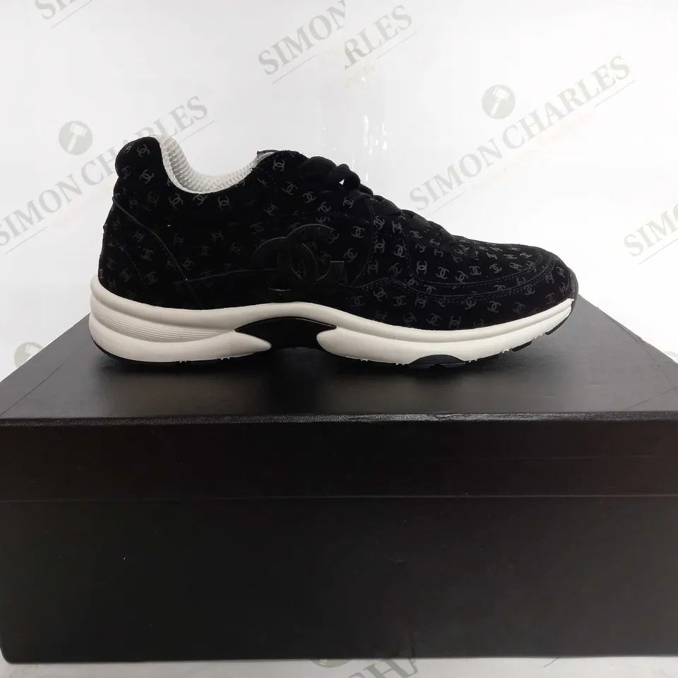 CHANEL TWEED GROSGRAIN BLACK SUEDE TRAINER - EU 40
