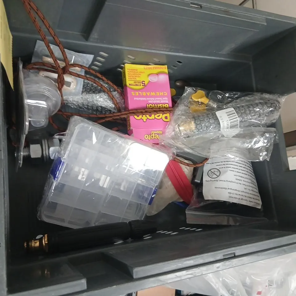 MIXED LOT OF HOUSEHOLD ITEMS: GORILLA GLUE, PEPTO-BISMOL, MASTER ARTIST TUBE, SNOOPY ART CARD & FRYING PAN