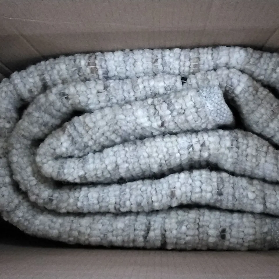 BOXED HAND-WOVEN RUG WILMSLOW MADE