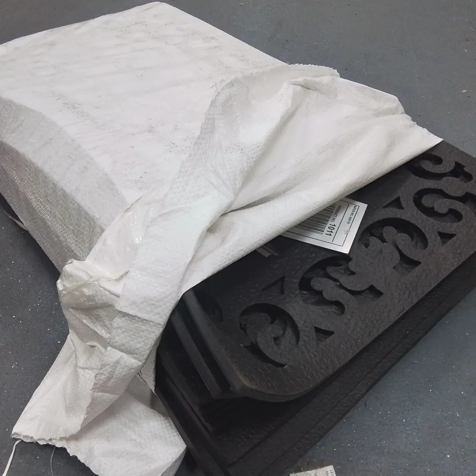 LOT OF ASSORTED HOUSEHOLD ITEMS TO INCLUDE ROLLED MATTRESS, ARTIFICIAL TREE, 10X DOORMATS AND SERIOUS GAINZ