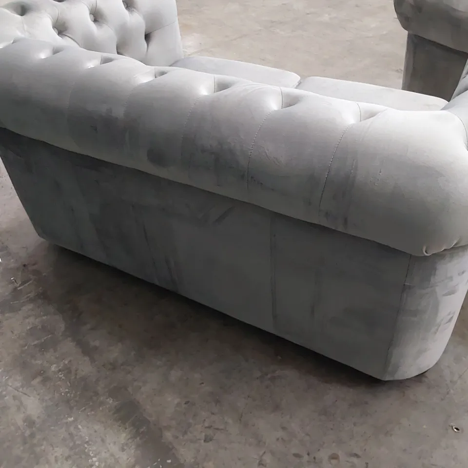 DESIGNER TWO SEATER CHESTERFIELD SOFA SILVER PLUSH FABRIC WITH STUDDED DETAIL 
