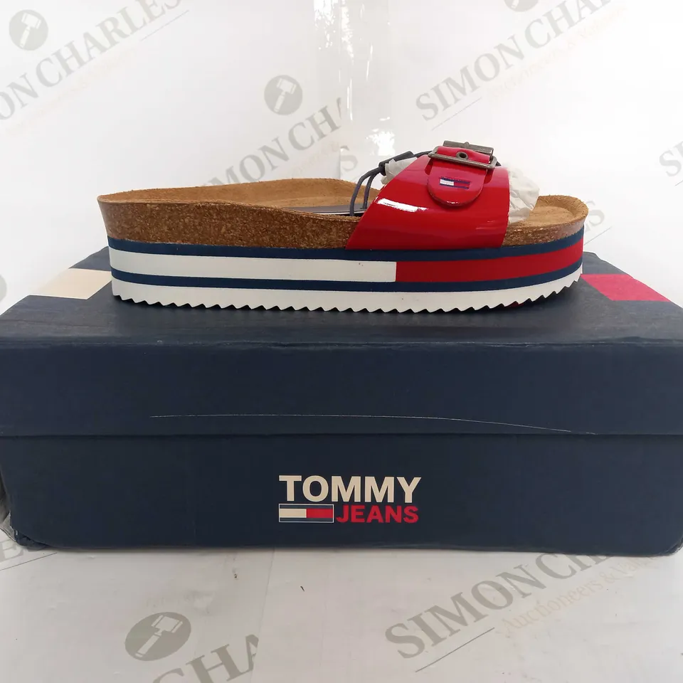 TOMMY JEANS FLAG OUTSOLE WULE SANDAL - EU 37