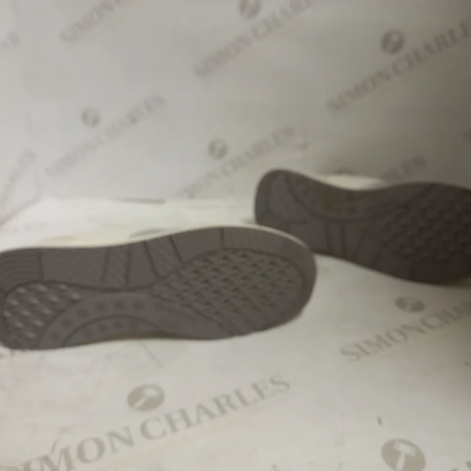 GEOX D BULMYA A - SUEDE+TEXTILE OFF WWITE UK 8 