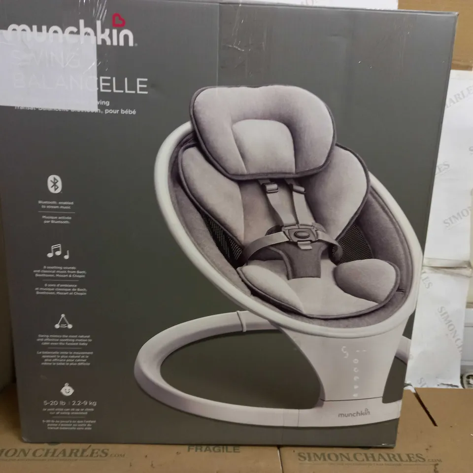 MUNCHKIN BLUETOOTH ENABLED LIGHTWEIGHT BABY SWING