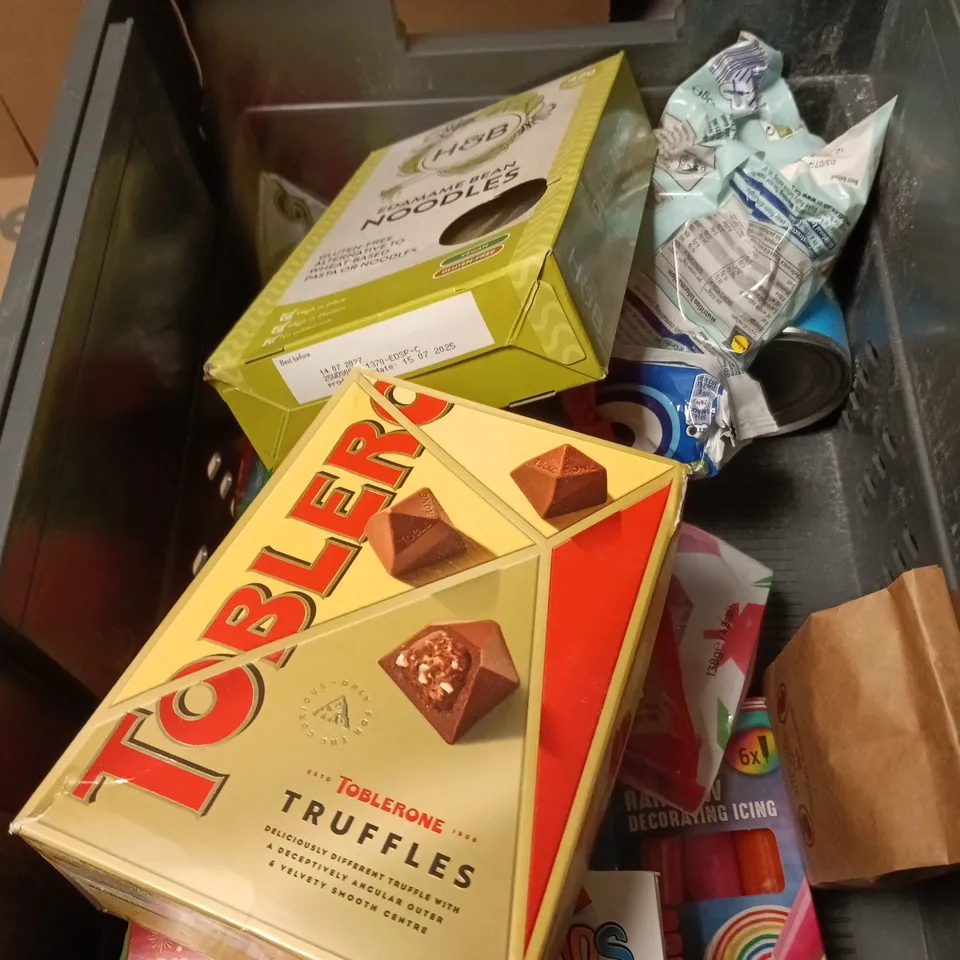 APPROXIMATELY 12 ASSORTED FOOD ITEMS INCLUDING EDAMAME BEAN NOODLES AND TOBLERONE TRUFFLES 