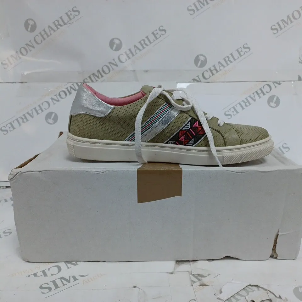 BOXED PAIR OF ADESSO SASHA LACE UP TRAINERS IN PISTACHIO - UK SIZE 5