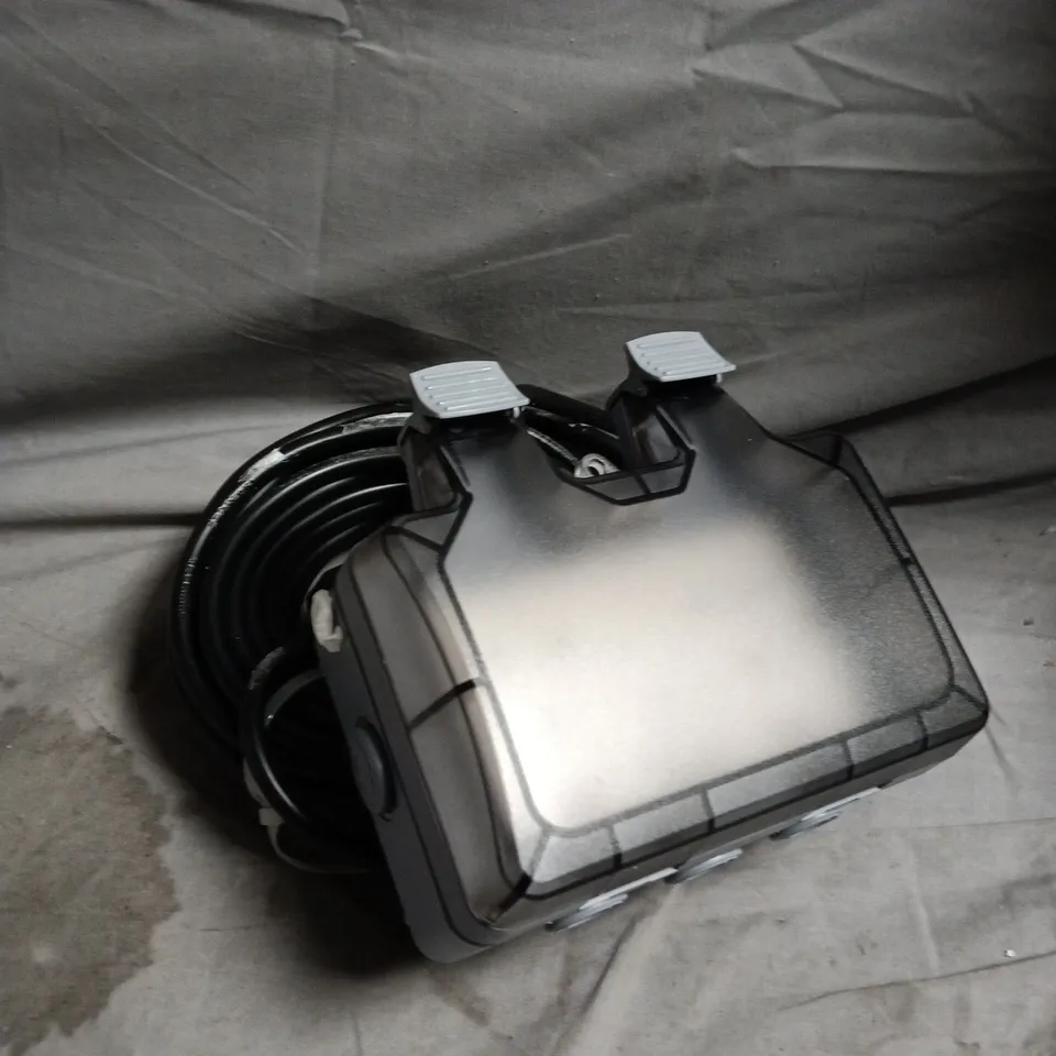 BOXED OUTDOOR WEATHERPROOF 13A SOCKETS