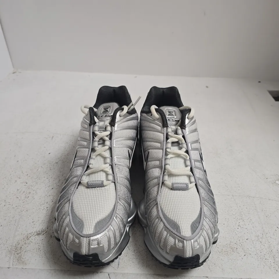 NIKE SHOX RUNNER SHOES - GREY/SILVER – MEN'S - SIZE 8