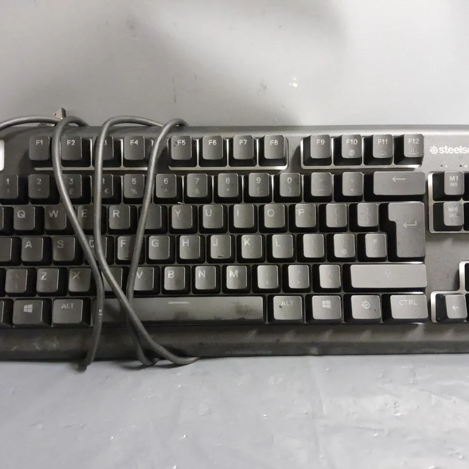 STEELSERIES APEX 3 TKL BLACK KEYBOARD