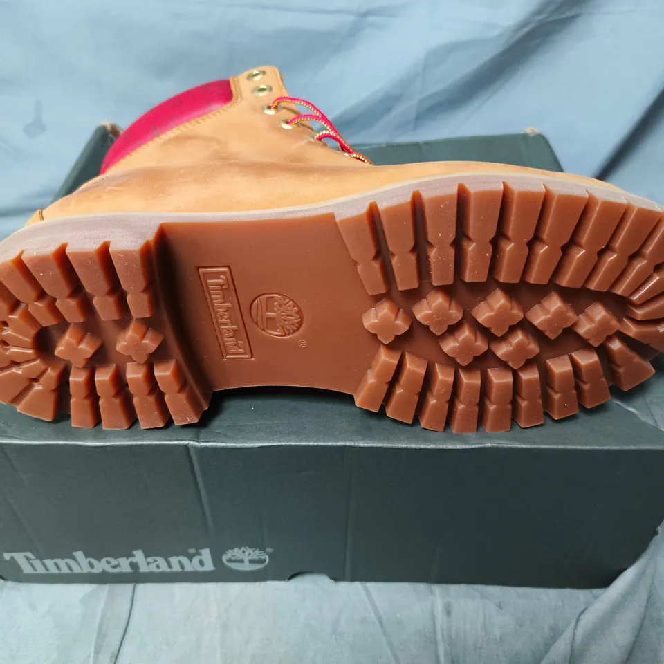 TIMBERLAND BOOTS – TAN LEATHER, RED LINING, RED LACES, LACE-UP WORK BOOTS. SIZE 10.5