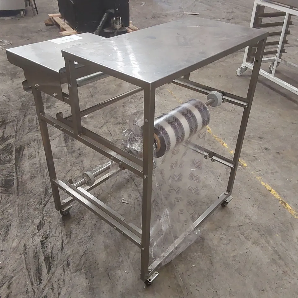 COMMERCIAL PACKAGING TABLE