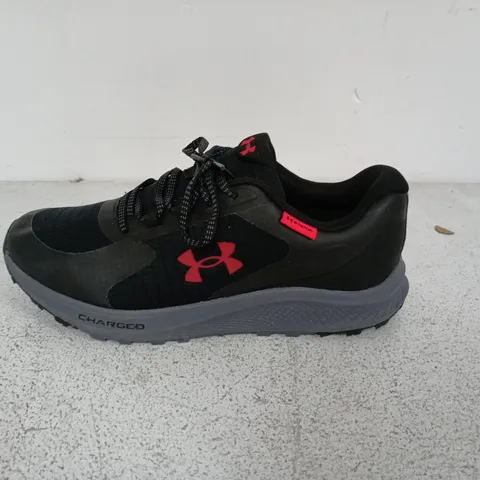UNBOXED PAIR OF UNDER ARMOR CHARGED TRAINERS IN BLACK - UK 8.5