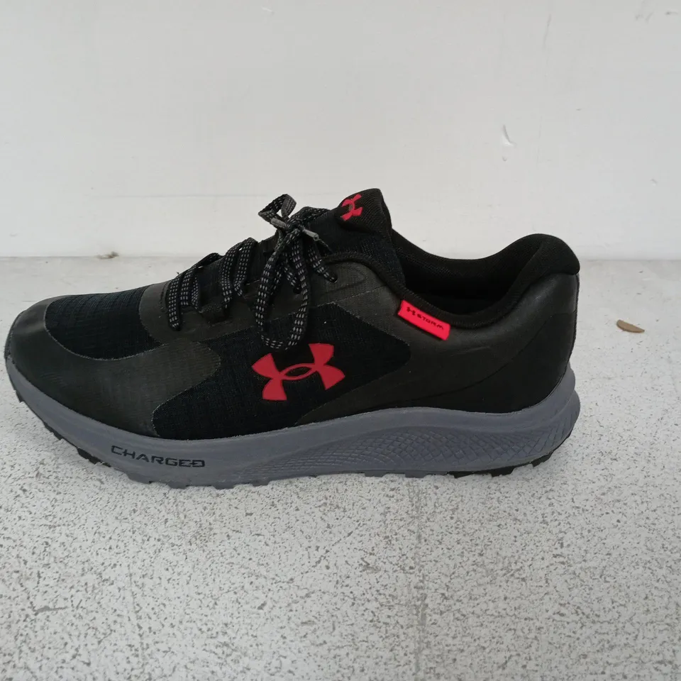 UNBOXED PAIR OF UNDER ARMOR CHARGED TRAINERS IN BLACK - UK 8.5