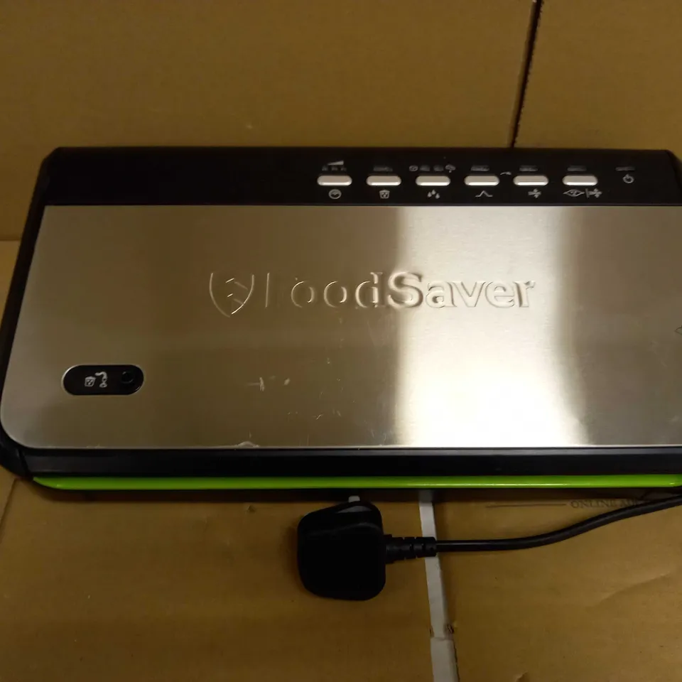 FOOD SAVER FFS005 VACUUM SEALER