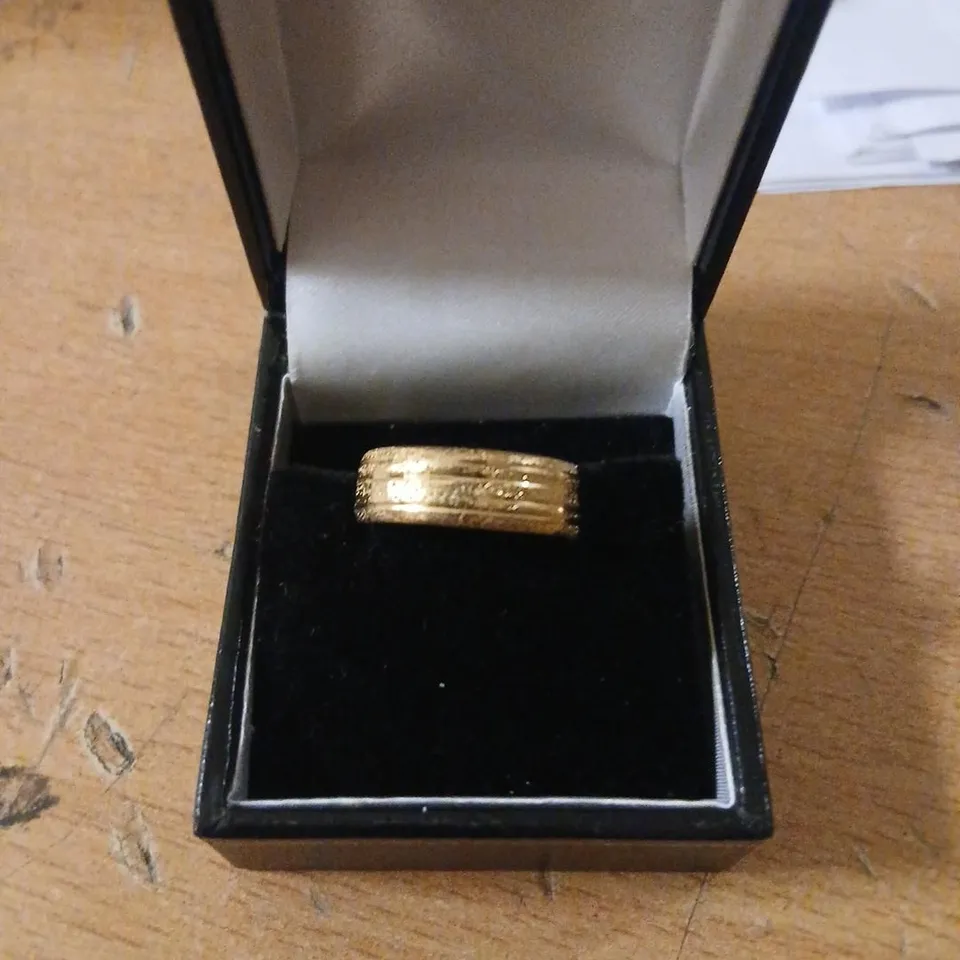 GOLD 9CT ITALIAN GOLD HAMMERED BAND RING 1G