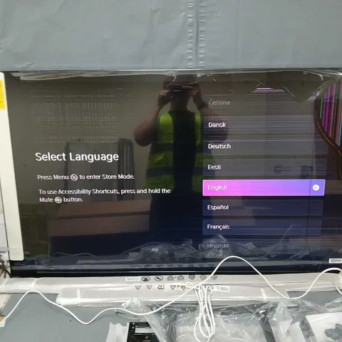 BOXED HISENSE 55" CANVA SMART TV 