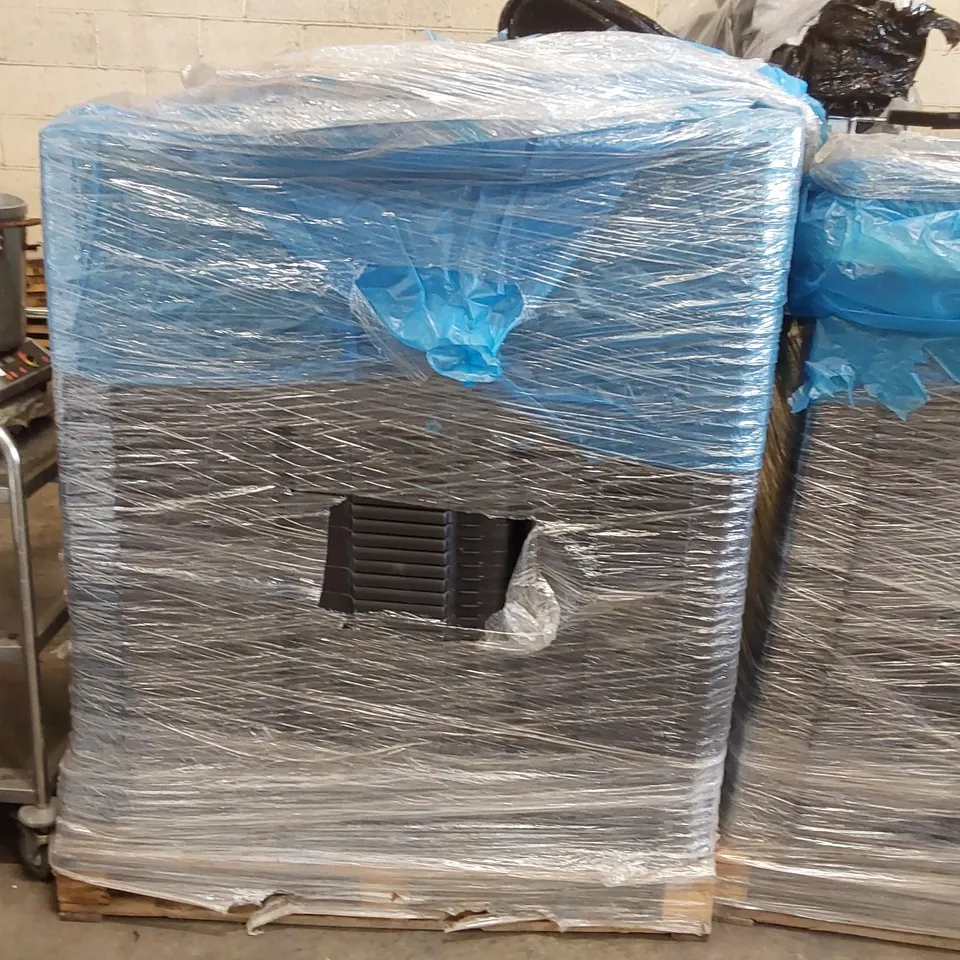 PALLET TO CONTAIN A LARGE QUANTITY OF PLASTIC CONTAINER LIDS ECT