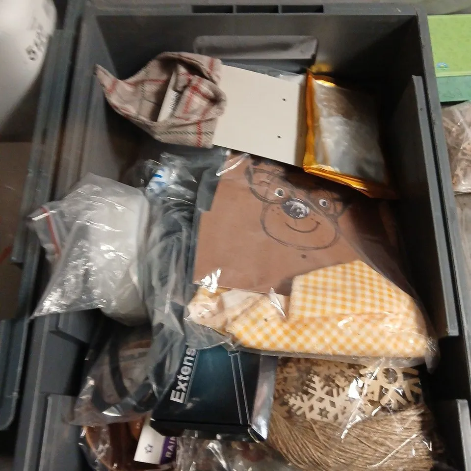 APPROXIMATELY 20 ASSORTED HOUSEHOLD ITEMS TO INCLUDE CEDAR BALLS, FLY CATCHER AND A WAINWRIGHT'S COLLAR