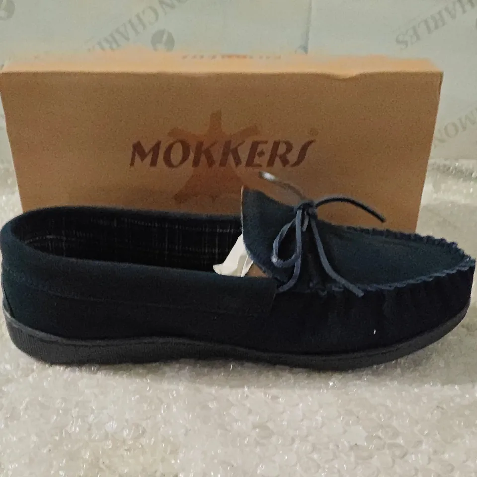 BOXED MONKERS MOCCASIN SLIPPER IN NAVY, UK 10 (MS461CX)