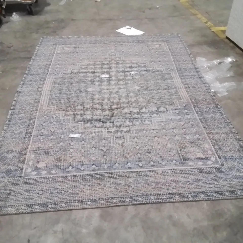 QUALITY DESIGNER AREA RUG - APPROXIMATELY 230X160CM