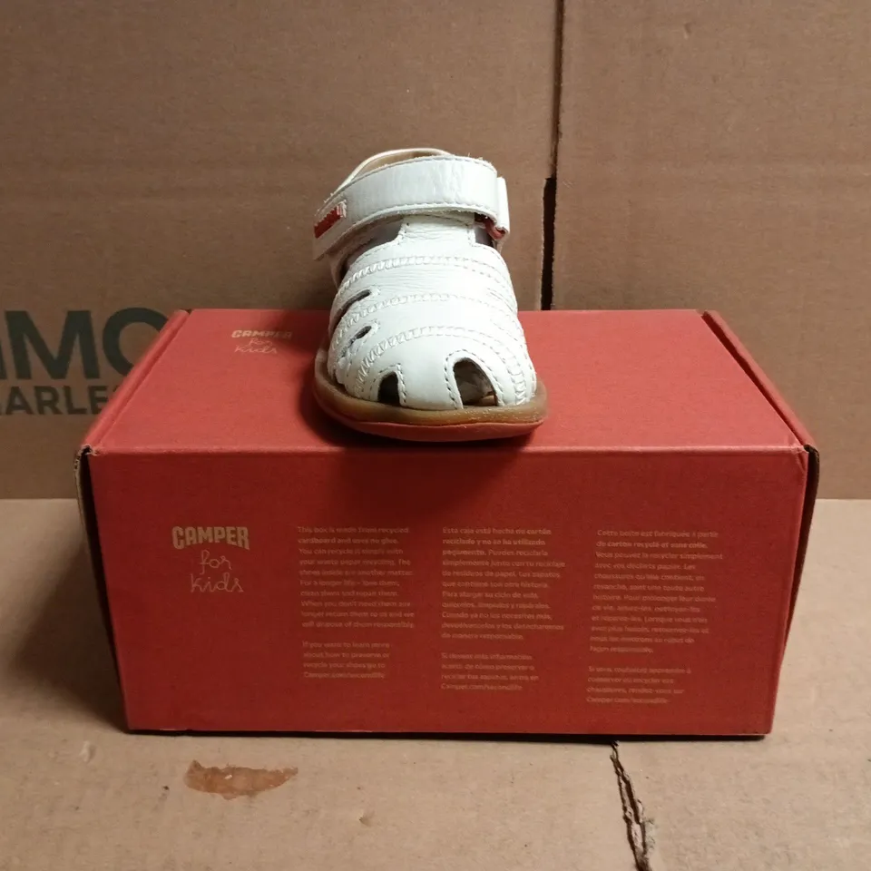 BOXED PAIR OF CAMPER FOR KIDS SANDALS IN WHITE SIZE EU 23