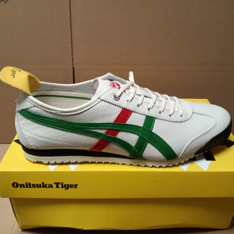 BOXED PAIR OF ONITSUKA TIGER MEXICO 66 SD TRAINERS IN BIRCH/GREEN - UK 7