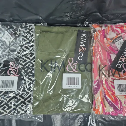 BOX OF APPROXIMATELY 20 ASSORTED CLOTHING, FASHION, AND COSMETIC ITEMS IN VARIOUS COLOURS, STYLES, AND SIZES - COLLECTION ONLY