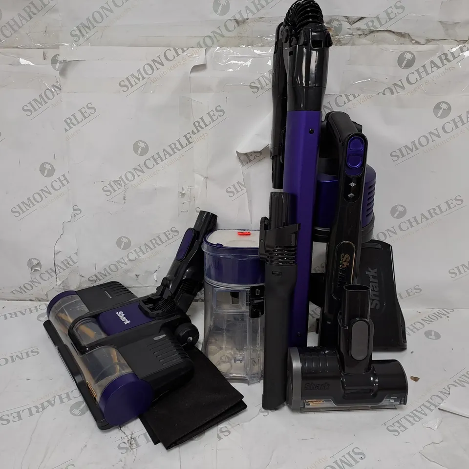 SHARK ANTI HAIR WRAP CORDLESS PET VACUUM CLEANER IZ202UKT