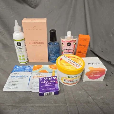 APPROXIMATEY 20 HEALTH AND BEAUTY PRODUCTS TO INCLUDE - HELLO HAIRSHAKE, SADOER AND GARNIER