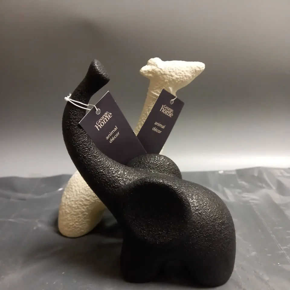 GEORGE HOME MIXED ANIMAL DECOR 2 ELEPHANT IN BLACK, 2 WHITE, 2 GIRAFFE IN WHITE AND 2 IN BLACK 