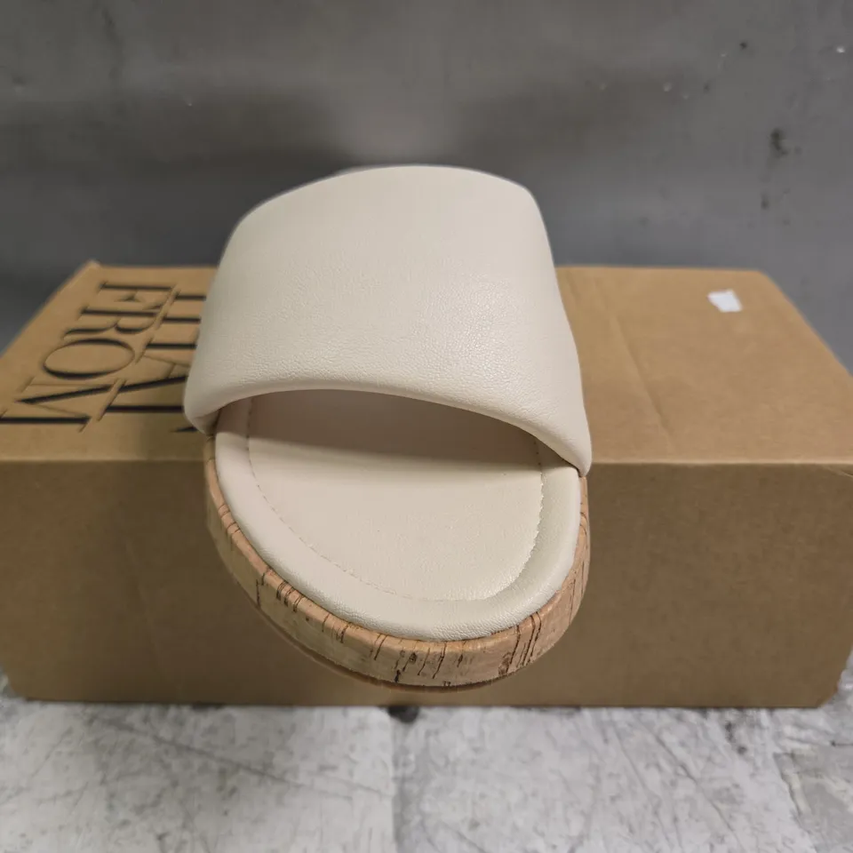 BOXED PAIR OF WHERE'S THAT FROM OPEN TOE FLIP FLOPS IN CREAM SIZE UK 8