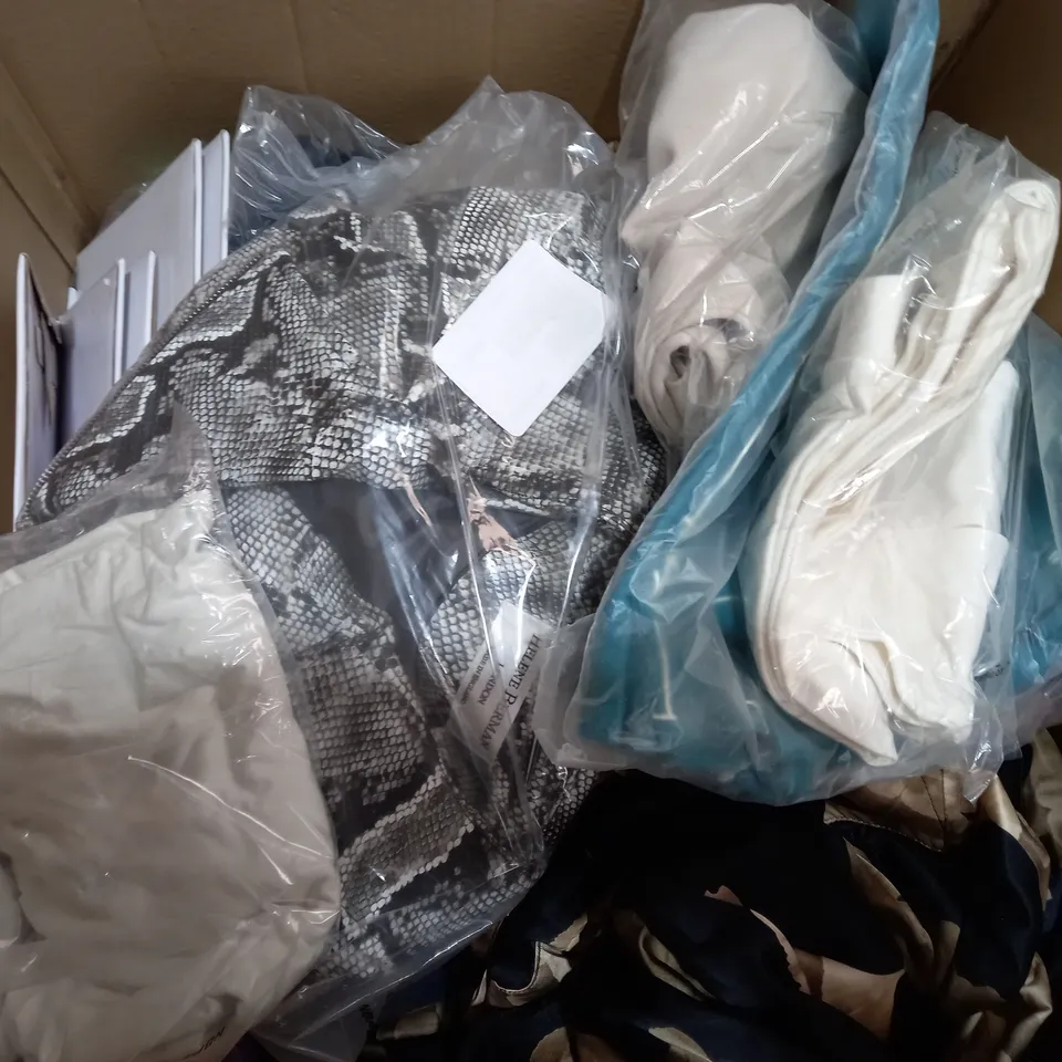 BOX OF APPROX 30 ASSORTED CLOTHING ITEMS TO INCLUDE - FRANK USHER - ISAAC MIZRAHI LIVE - HELENE BERMAN ECT 