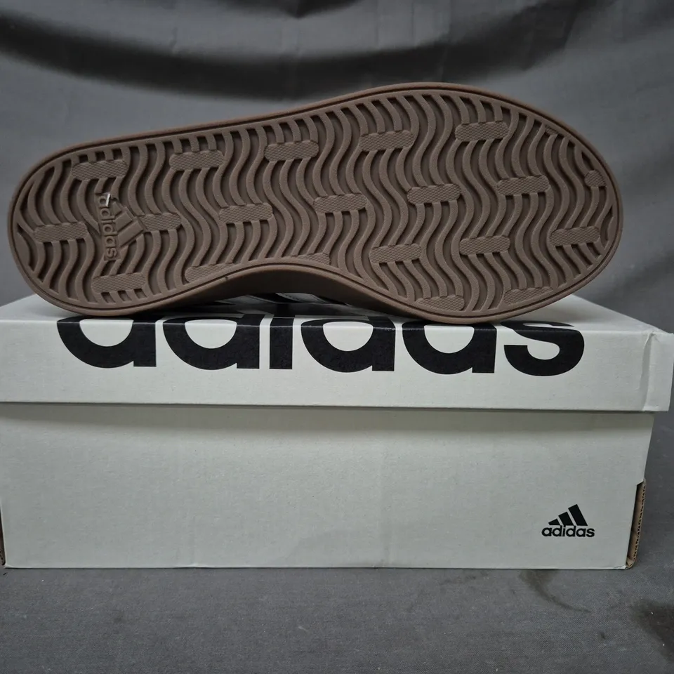 BOXED PAIR OF ADIDAS VL COURT 3.0 SHOE SIN BLACK/WHITE UK SIZE 6