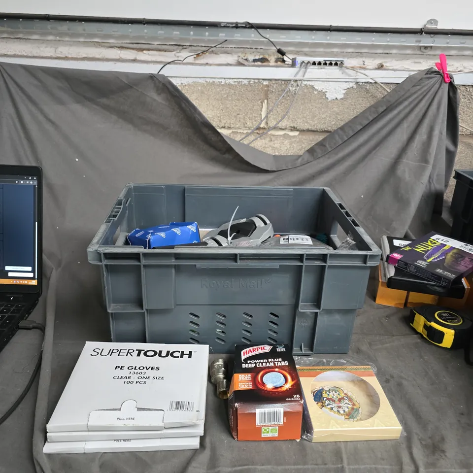 APPROXIMATELY 20 ITEMS INCLUDING SUPERTOUCH PE GLOVES HARPIC CLEAN TABS AND A VALVUE PLUS VARIOUS HOUSEHOLD ITEMS .