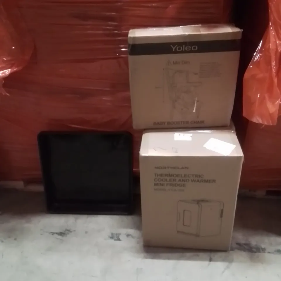 PALLET OF ASSORTED HOUSEHOLD GOODS AND PRODUCTS TO INCLUDE;MINI FRIDGE,CAT LITTER TRAY,BABY BOOSTER CHAIR 