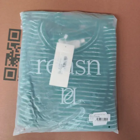 BAGGED REASN TOWELLING SHORT SLEEVE T-SHIRT IN JELLY BEAN GREEN SIZE UK 18