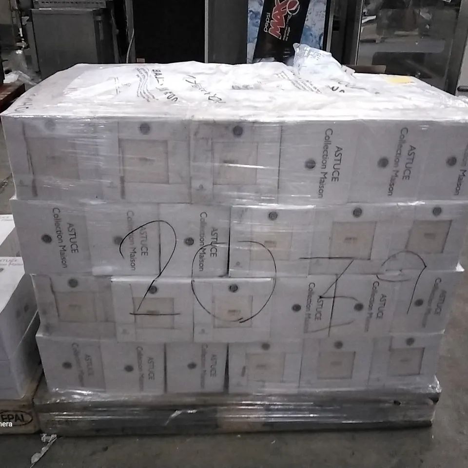 PALLET OF 96 BOXES OF 25 BRAND NEW BRIL VIOLET ASTUCE 20x20cm TILES - EACH PACK COVERS APPROXIMATELY 1M² (TOTAL APPROX. 96 Sq.Metres)