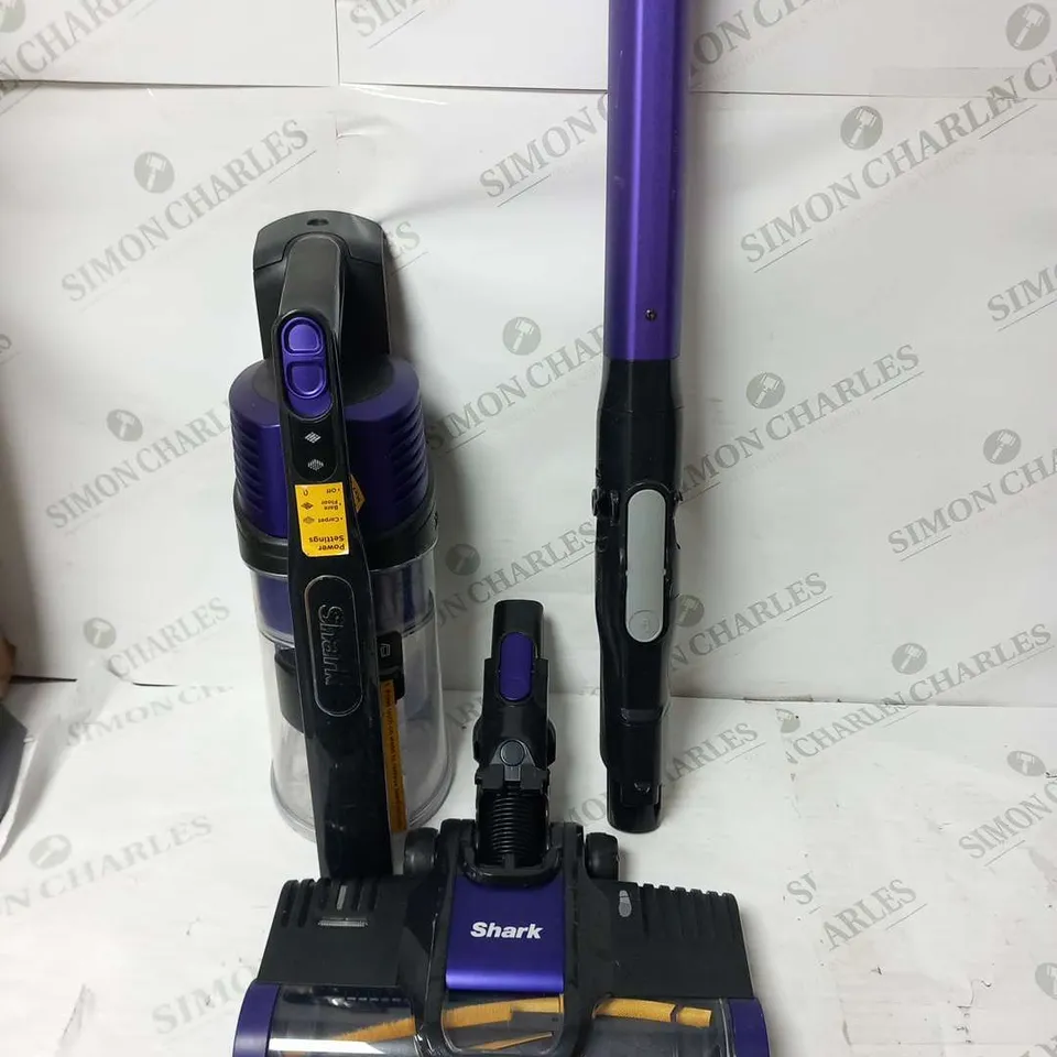 SHARK IZ202UKT VACUUM CLEANER