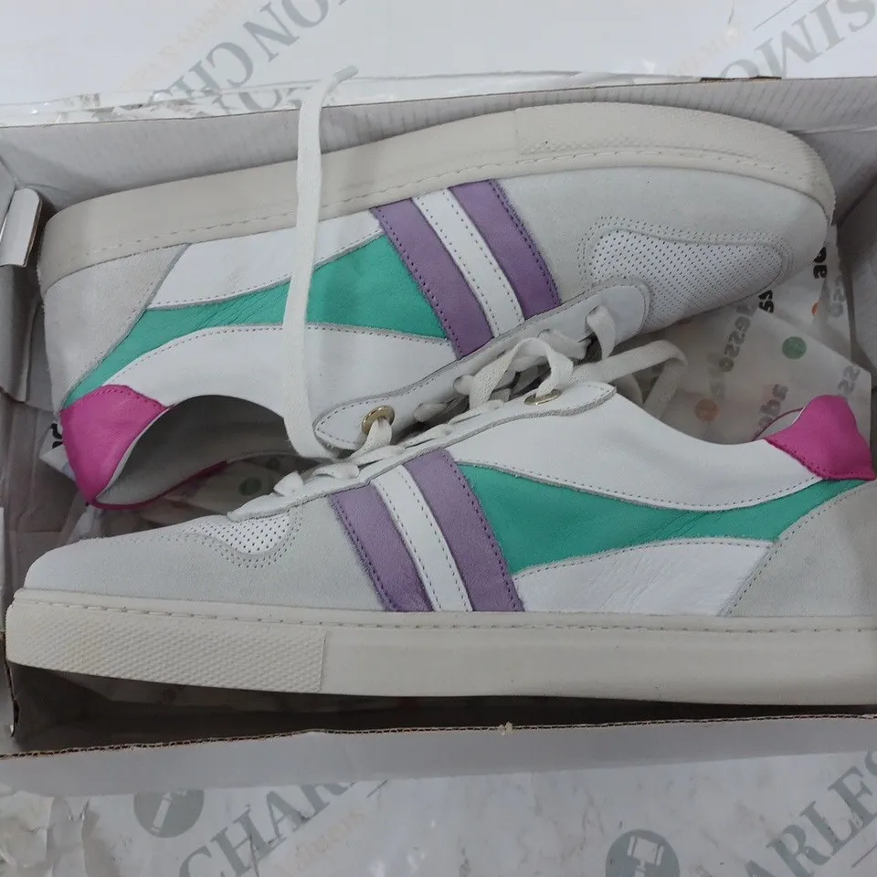 BOXED ADESSO CYNDI MIAMI TRAINER 