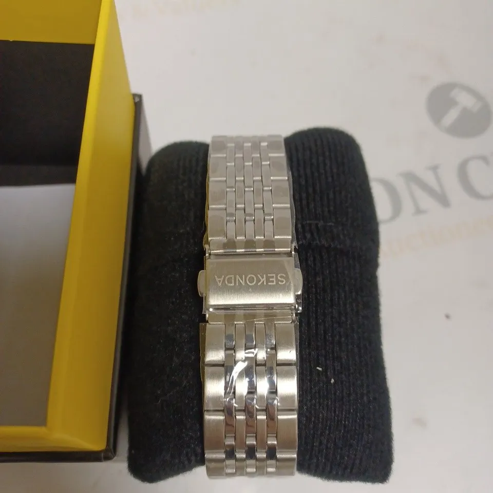 BOXED SEKONDA SILVER STEEL WATCH WITH GREEN FACE