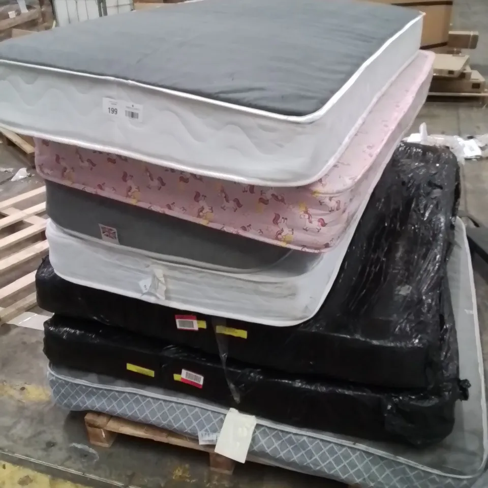 PALLET CONTAINING APPROXIMATELY 7 ASSORTED MATTRESSES 