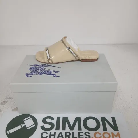BURBERRY ZIP SANDAL WITH KITTEN HEEL β BEIGE, UK 2.5 (EU 35.5)