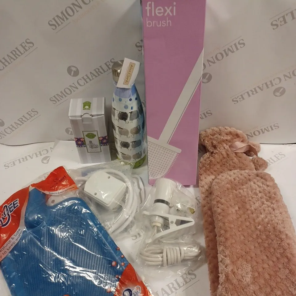APPROXIMATELY 10 ASSORTED HOUSEHOLD PRODUCTS TO INCLUDE HOT WATER BOTTLE, EXTENSION LEAD, THERMAL FLASK ETC  