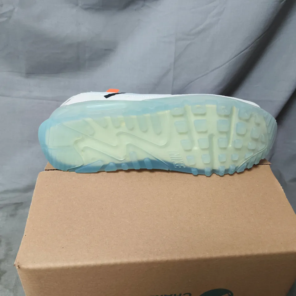 NIKE SNEAKERS, WHITE/OFF-WHITE UPPERS, BLACK SWOOSH – UNISEX UK SIZE 9