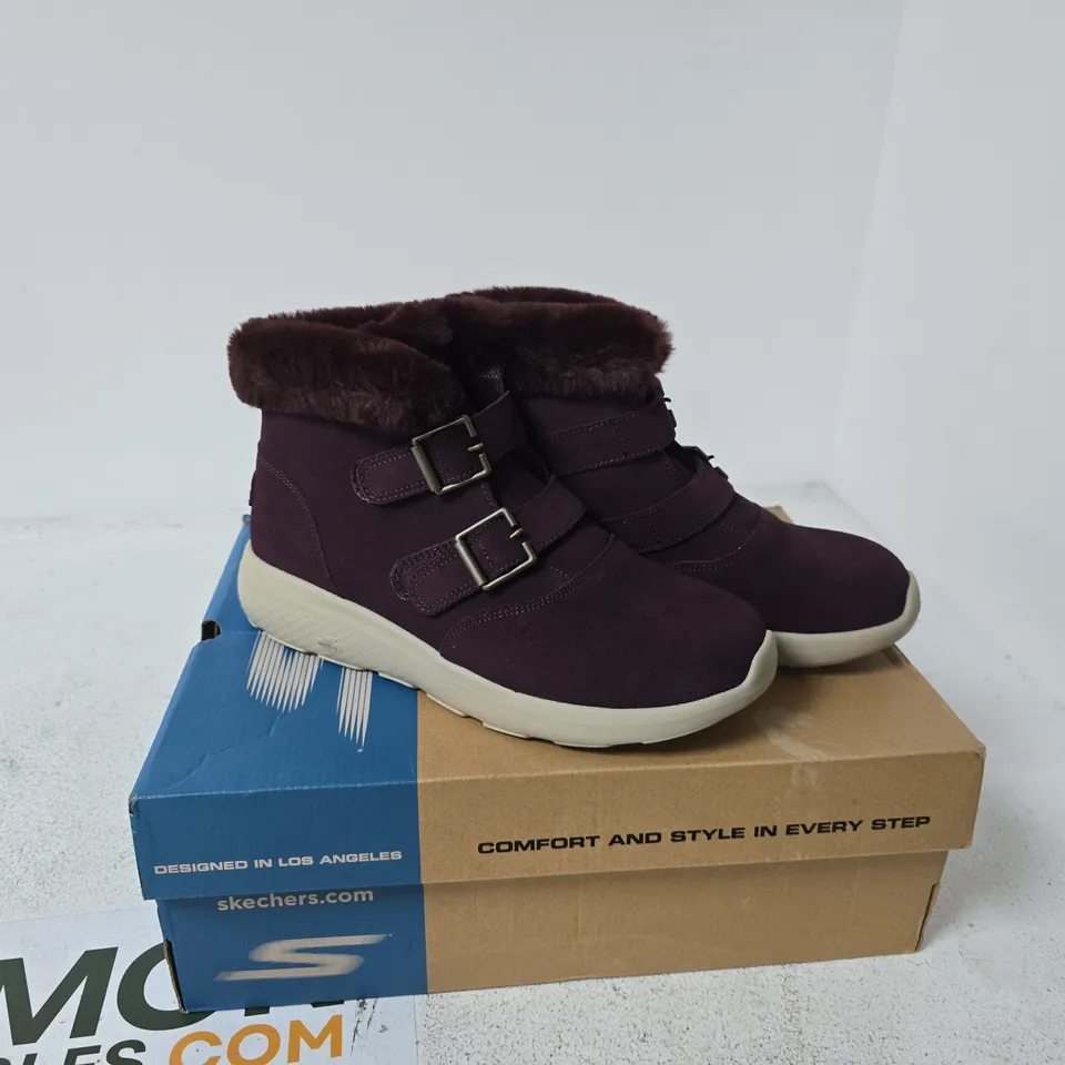 SKECHERS ON THE GO BURGUNDY SIZE 6 BOXED