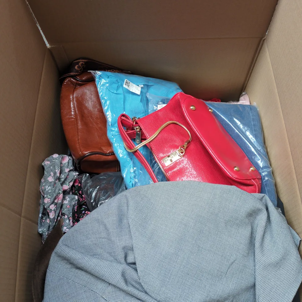 BOX OF APPROXIMATELY 20 ASSORTED CLOTHING ITEMS TO INCLUDE BLUE BUTTON UP TOP, JEANS, LEATHER SKIRT, BROWN BAG WITH SHOULDER STRAPS ETC