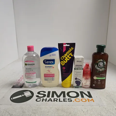 TOTE OF APPROXIMATELY 15 ASSORTED BEAUTY ITEMS INCLUDING HERBAL ESSENCES HYDRATE SHAMPOO, THE BEAUTY CROP OUI CHERIE HYDRATING SETTING MIST AND XIMONTH ANTIMICROBIAL FOOT SANITIZER WITH TEA TREE OIL