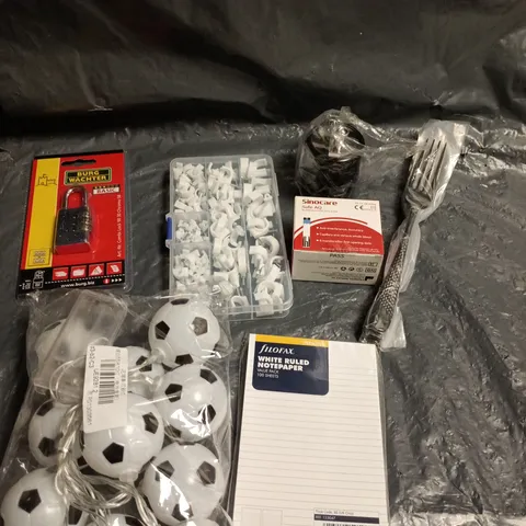APPROXIMATELY 20 ASSORTED HOUSEHOLD ITEMS TO INCLUDE PADLOCK, NOTEPAPER, LED LIGHTS ETC 